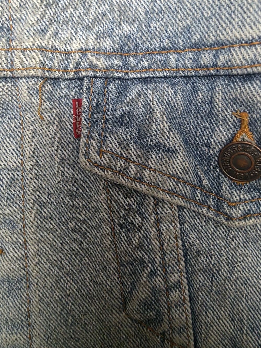 Vintage XL Levi's Light Wash Blue Denim Jacket - Picture 2 of 6